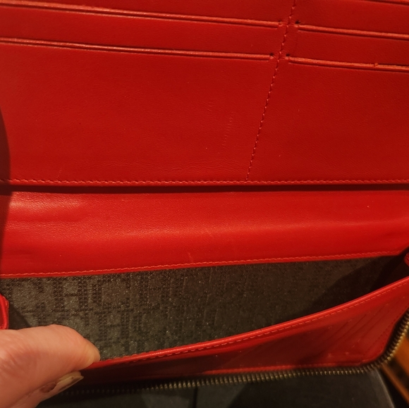 Carolina Herrera Men's Leather Wallet - Picture 5 of 5